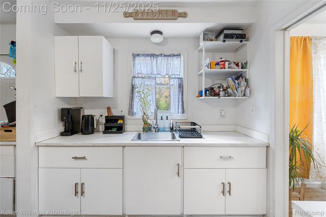 7402 Holland Road, Taylor, MI 48180