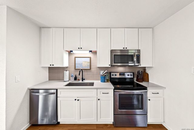 10406 Eagle Fox Dr, San Antonio, TX 78245