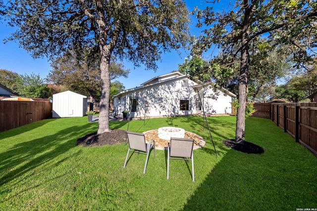 10406 Eagle Fox Dr, San Antonio, TX 78245