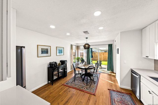 10406 Eagle Fox Dr, San Antonio, TX 78245