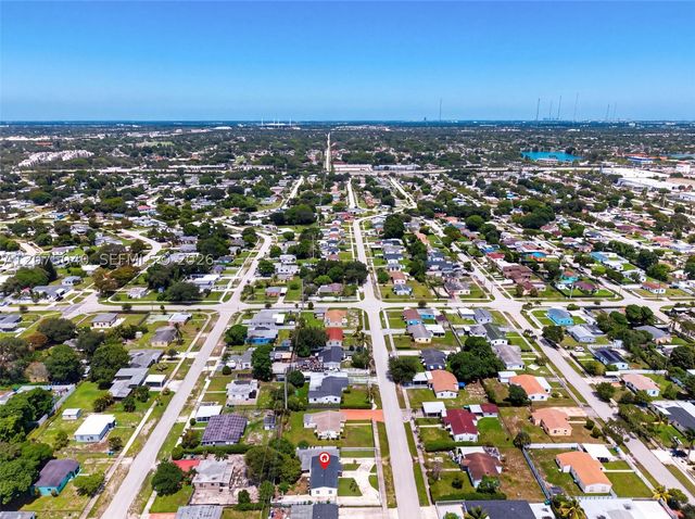 15850 NW 18th Pl, Miami Gardens, FL 33054