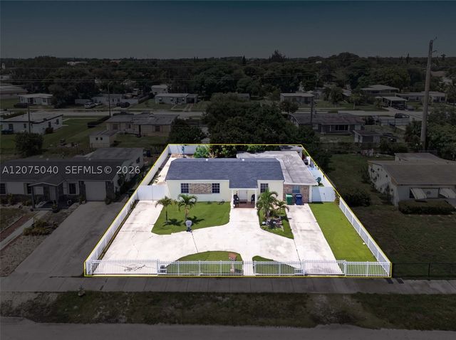 15850 NW 18th Pl, Miami Gardens, FL 33054
