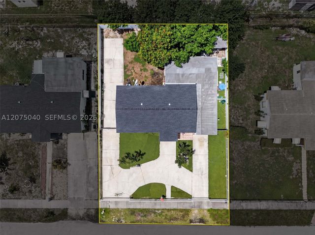 15850 NW 18th Pl, Miami Gardens, FL 33054