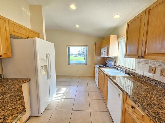 12827 HAMPTON LAKES Circle, Boynton Beach, FL 33436
