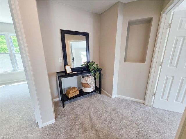 220 Upland DR, Hampton, VA 23666