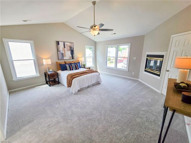 220 Upland DR, Hampton, VA 23666