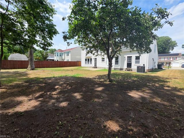 220 Upland DR, Hampton, VA 23666