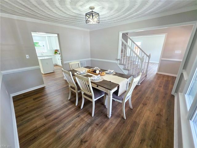 220 Upland DR, Hampton, VA 23666
