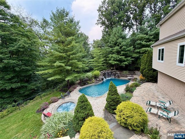 92 Cheyenne Way, Wayne, NJ 07470