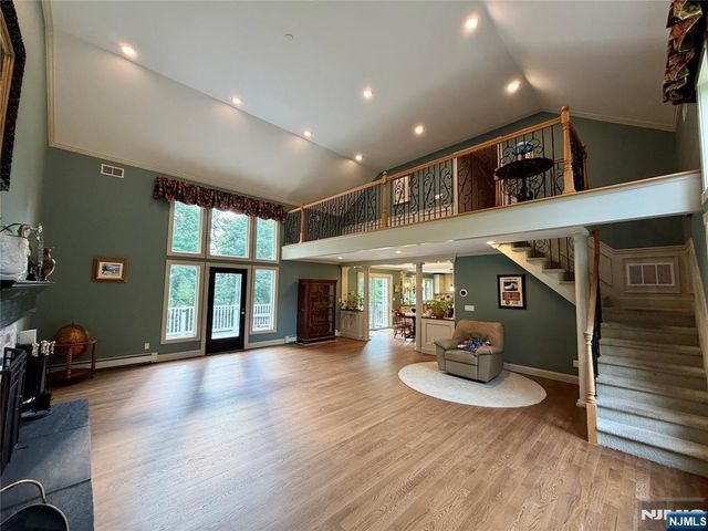 92 Cheyenne Way, Wayne, NJ 07470