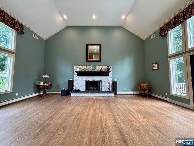92 Cheyenne Way, Wayne, NJ 07470