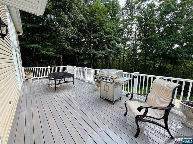 92 Cheyenne Way, Wayne, NJ 07470