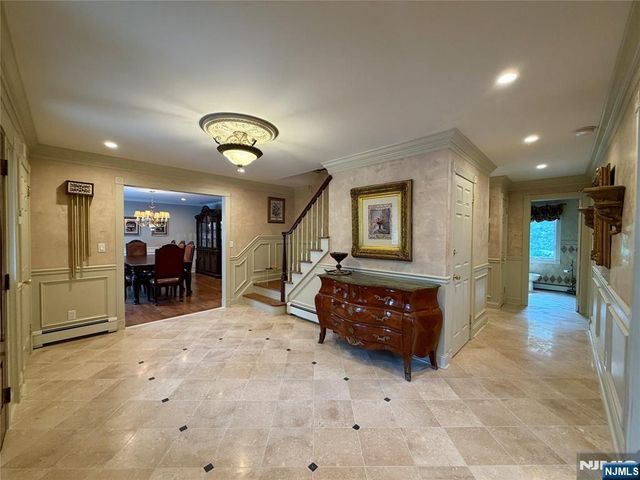 92 Cheyenne Way, Wayne, NJ 07470