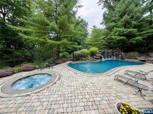 92 Cheyenne Way, Wayne, NJ 07470