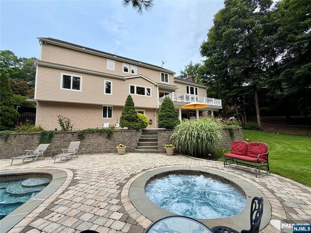 92 Cheyenne Way, Wayne, NJ 07470