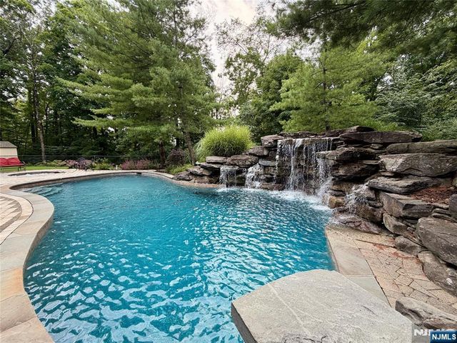 92 Cheyenne Way, Wayne, NJ 07470
