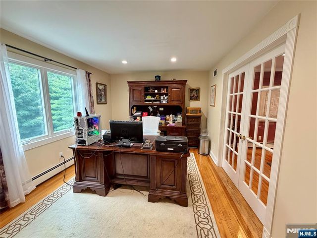 92 Cheyenne Way, Wayne, NJ 07470
