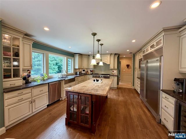 92 Cheyenne Way, Wayne, NJ 07470