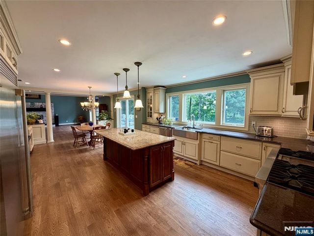 92 Cheyenne Way, Wayne, NJ 07470