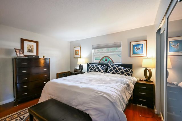 535 SUTTON PLACE, Longboat Key, FL 34228