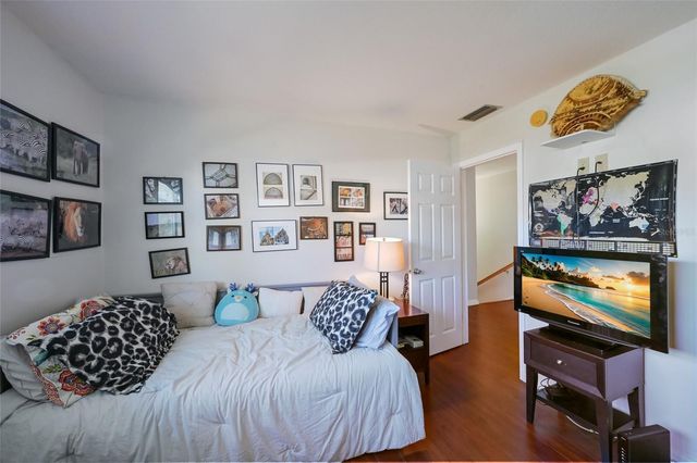 535 SUTTON PLACE, Longboat Key, FL 34228