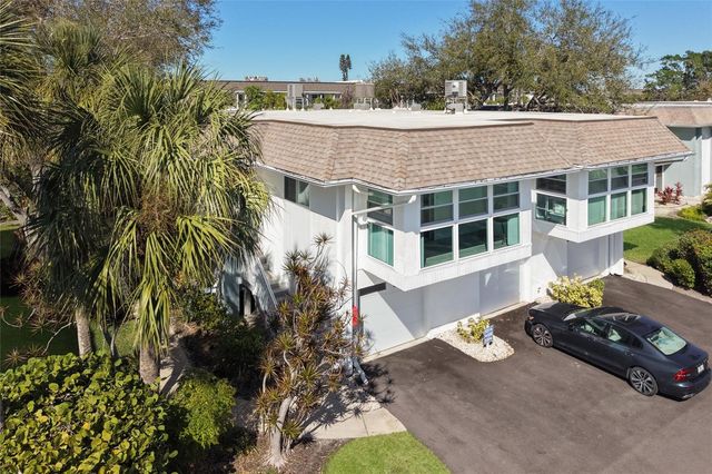 535 SUTTON PLACE, Longboat Key, FL 34228