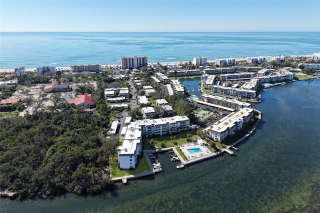 535 SUTTON PLACE, Longboat Key, FL 34228