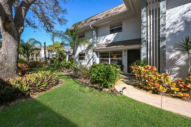 535 SUTTON PLACE, Longboat Key, FL 34228