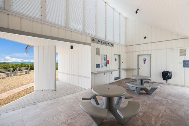 535 SUTTON PLACE, Longboat Key, FL 34228