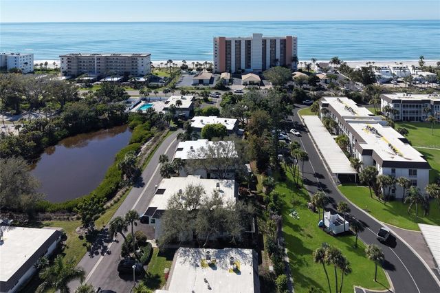 535 SUTTON PLACE, Longboat Key, FL 34228