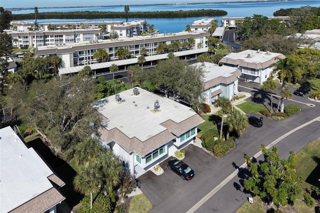 535 SUTTON PLACE, Longboat Key, FL 34228