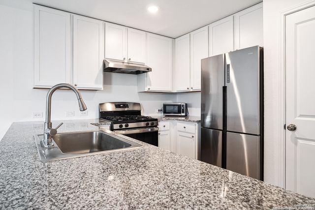 7002 Satellite, San Antonio, TX 78252