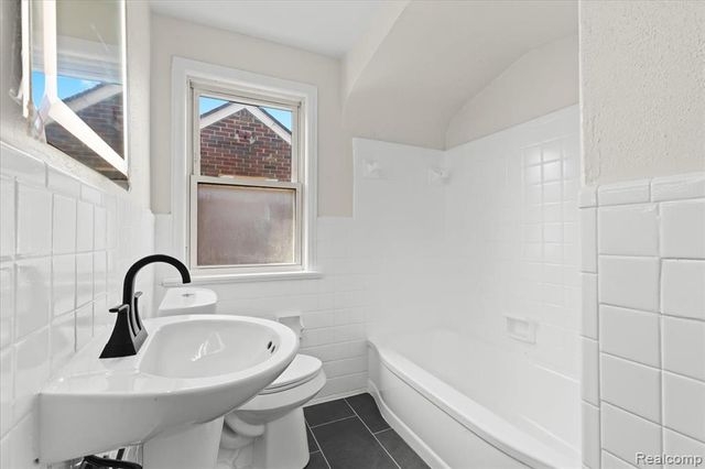 18639 Kentucky Street, Detroit, MI 48221