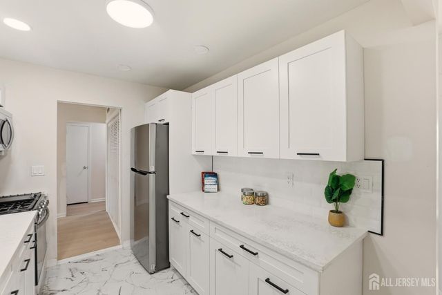 24 Frederick Avenue, Colonia, NJ 07067