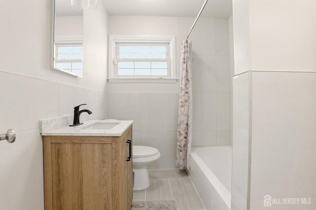 24 Frederick Avenue, Colonia, NJ 07067