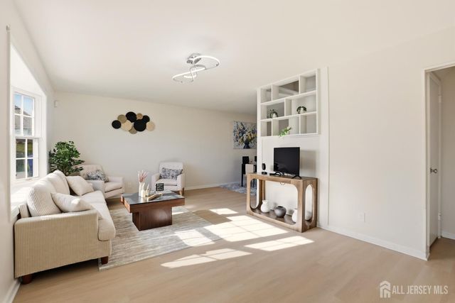 24 Frederick Avenue, Colonia, NJ 07067