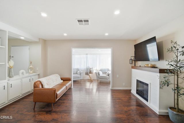 91 Via Gabilan 91, Camarillo, CA 93012