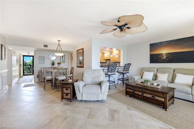 7119 Lakeridge View CT 302, Fort Myers, FL 33907