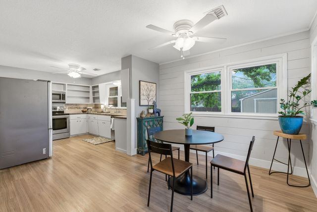 1149 N Old Manor Rd, Wichita, KS 67208