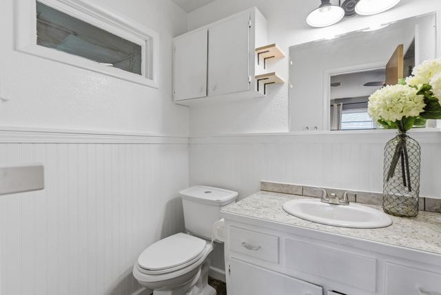 1149 N Old Manor Rd, Wichita, KS 67208