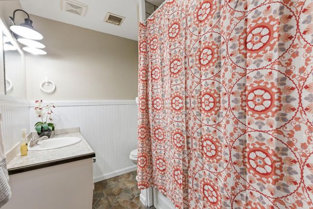 1149 N Old Manor Rd, Wichita, KS 67208