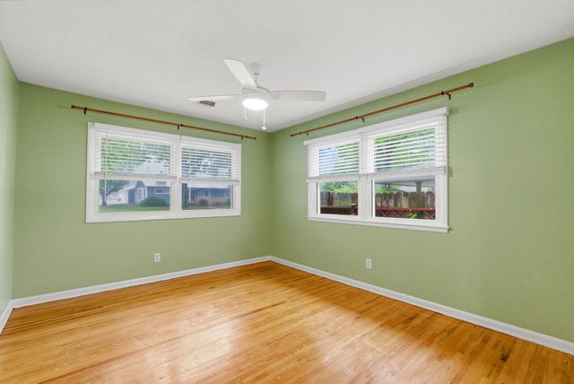 1149 N Old Manor Rd, Wichita, KS 67208