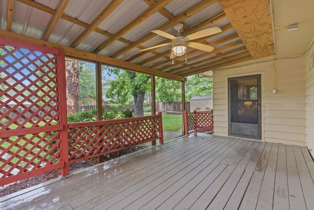 1149 N Old Manor Rd, Wichita, KS 67208