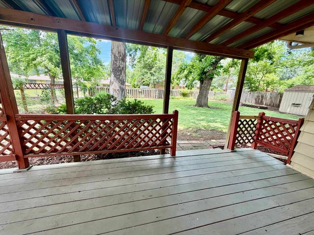 1149 N Old Manor Rd, Wichita, KS 67208