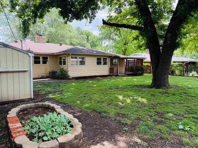 1149 N Old Manor Rd, Wichita, KS 67208