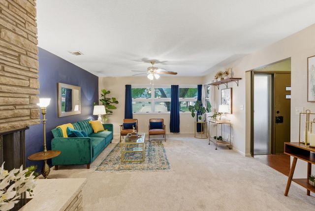 1149 N Old Manor Rd, Wichita, KS 67208
