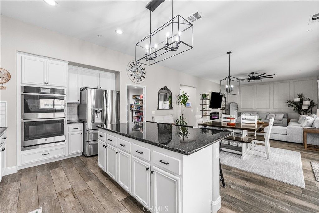 Image 18 of property listing at 43857 47th St W, Lancaster, CA 93536