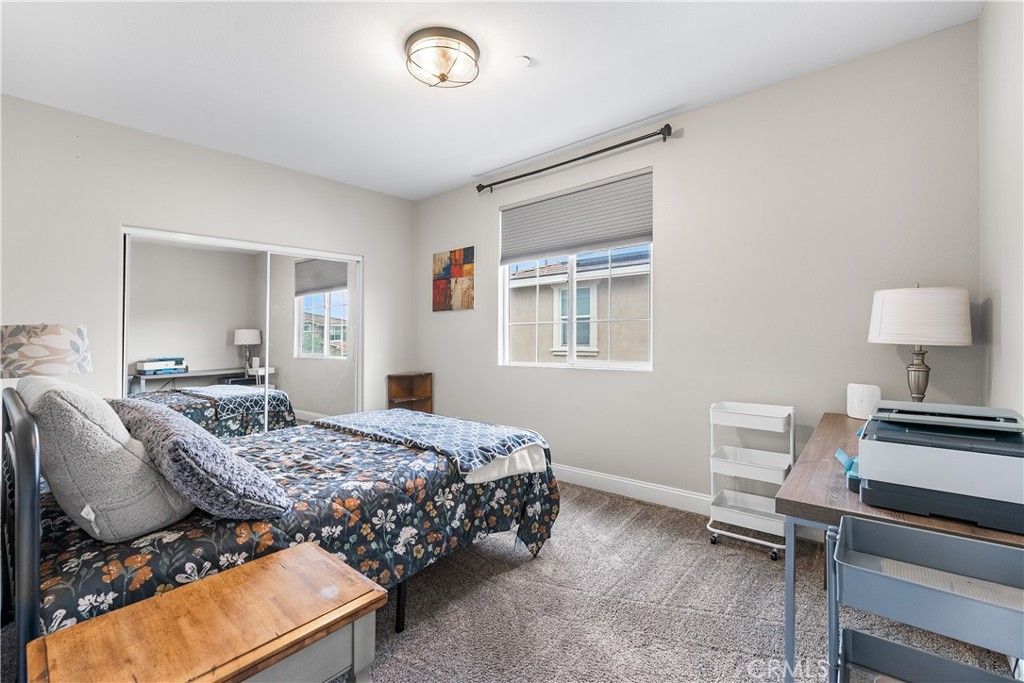 Image 40 of property listing at 43857 47th St W, Lancaster, CA 93536