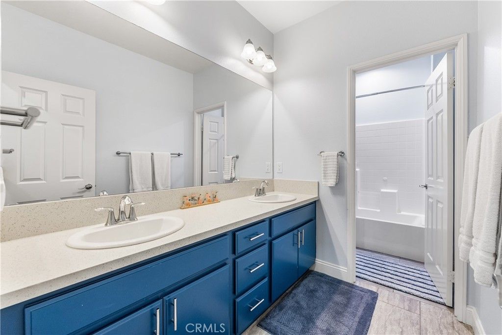Image 44 of property listing at 43857 47th St W, Lancaster, CA 93536