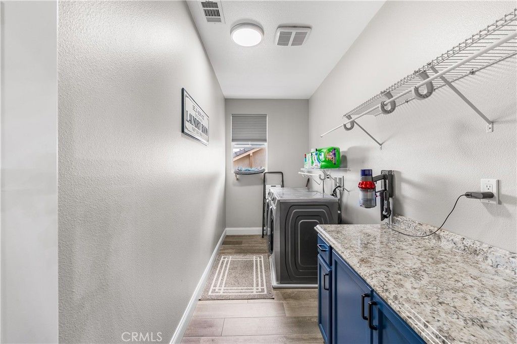Image 45 of property listing at 43857 47th St W, Lancaster, CA 93536
